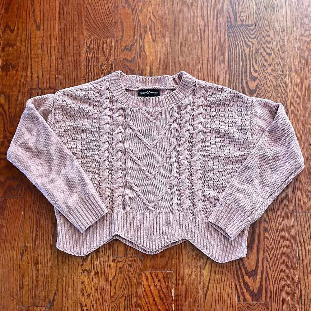 Light pink knitted sweater
